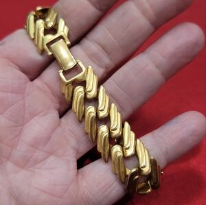 MONET bracelet gold links 7.5" stylish chunky